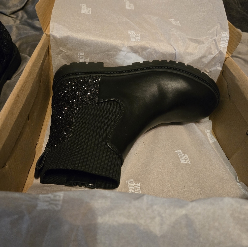 Steve Madden Kids Boots Size 5 - Picture 3 of 8